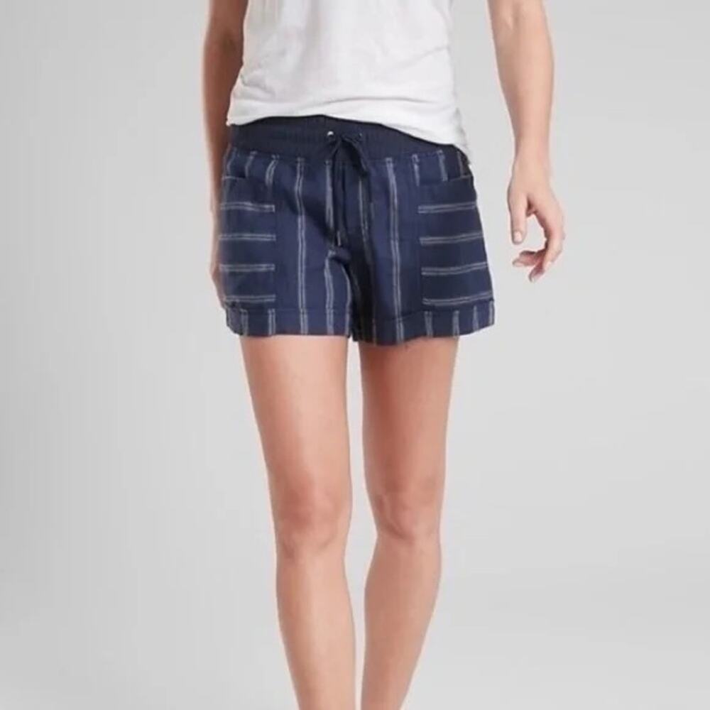 Athleta Navy Stripe Drawcord Women’s Athletic Shorts